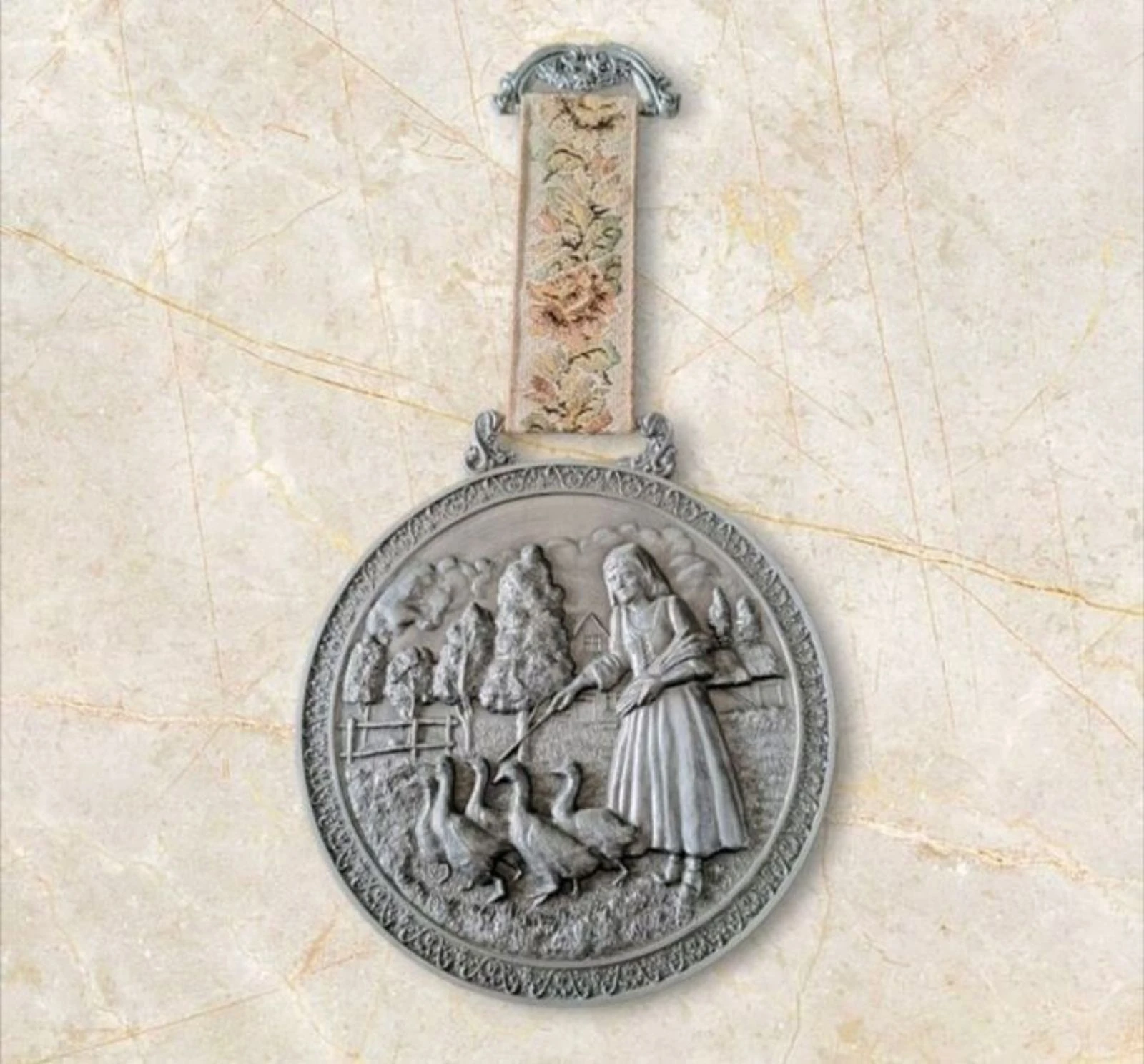 Médaille en étain